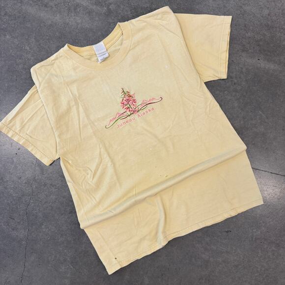 Vintage Y2k Yellow Embroidered Pink Floral Juneau Alaska Graphic Tee Large - Picture 1 of 6